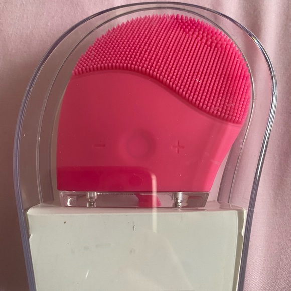 BRAND NEW electric face wash machine - Picture 2 of 4